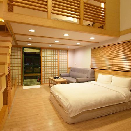 No. 21 Jiaoxi Hot Spring Homestay Exterior foto
